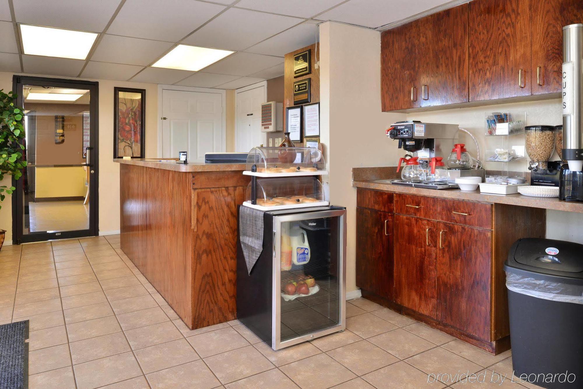 Americas Best Value Inn Ozark Exterior photo